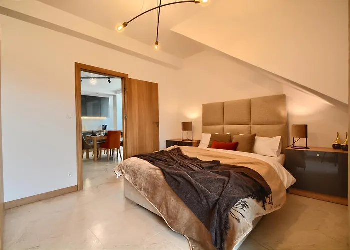 Royal 200 M Do Wyciagu דירה *