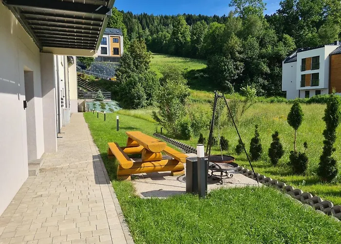 Royal 200 M Do Wyciagu דירה שצ'צ'ירק